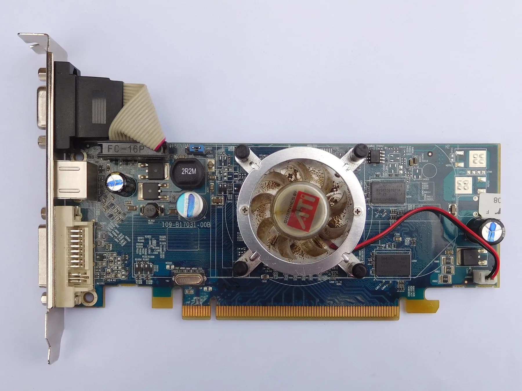 AMD Radeon HD 2400 PRO